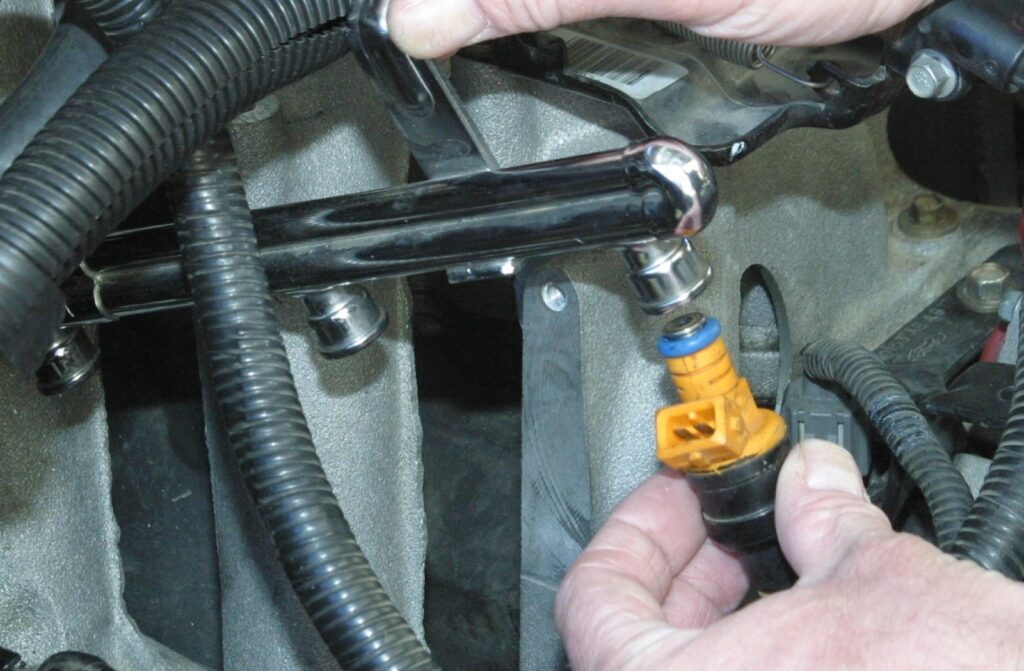 sum-fuel-injectors-ford-08-1024x671-1 Installing fuel injector on fuel rail